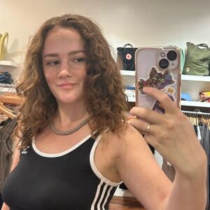 Meet your Posher, Olivia